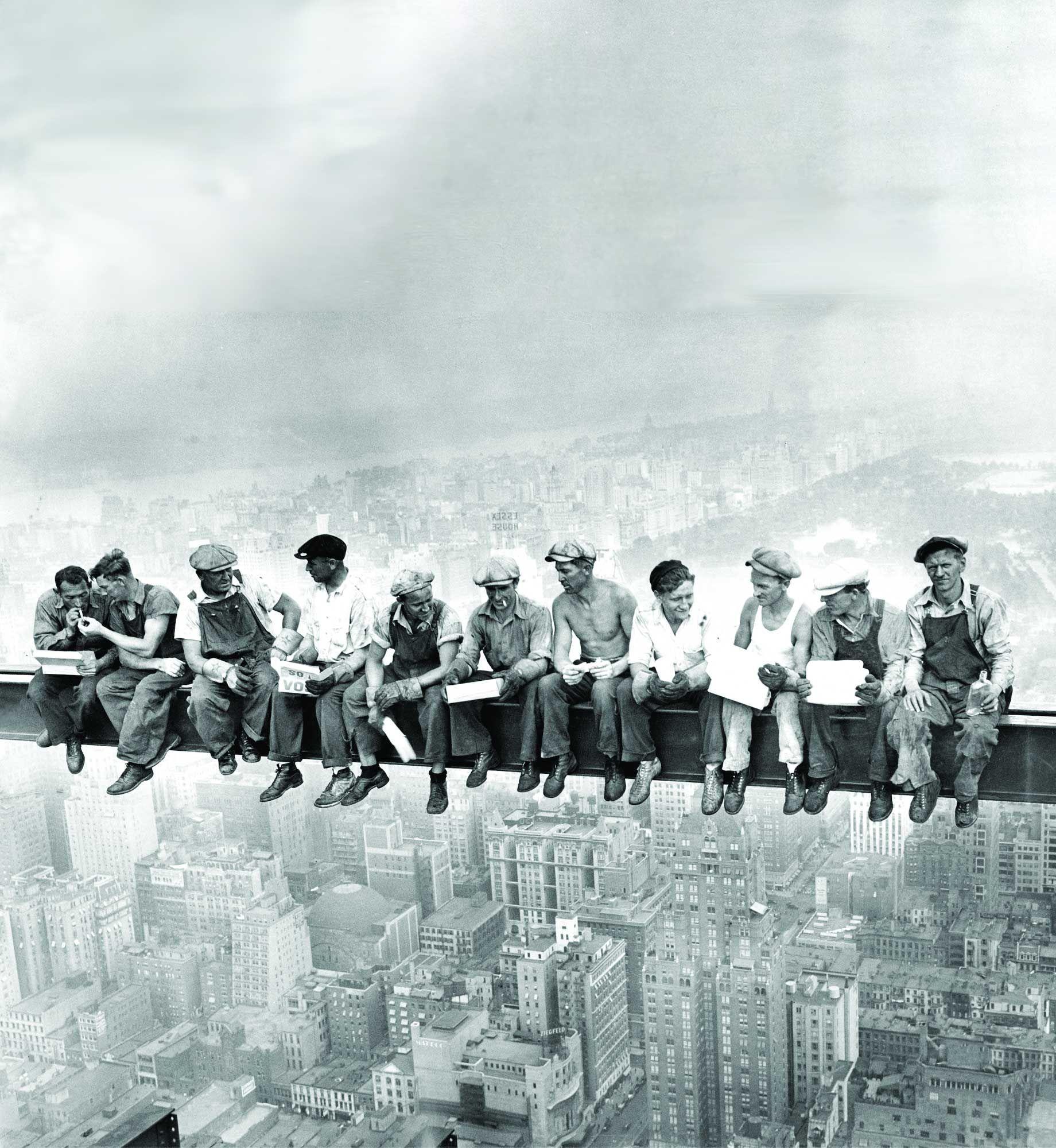 New York Construction Workers Lunching on a Crossbeam