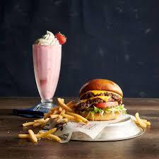 Bill's Bar & Burger cheeseburger